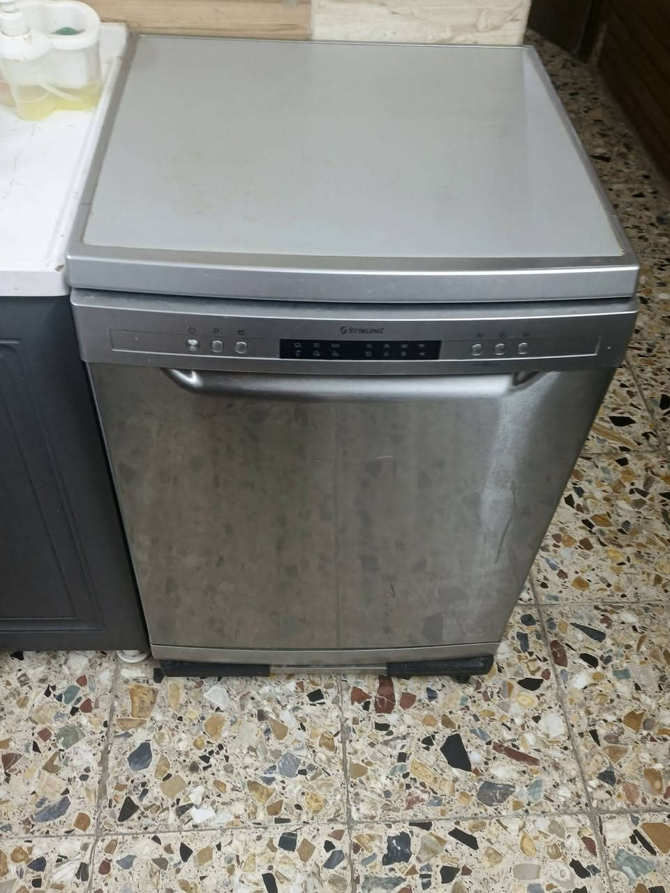غساله ماعين البيع 230  وبيه مجال مستعمله شي قليل نضافه 90٪العنوان ابو دشير نهايت شارع الصحه ***********
