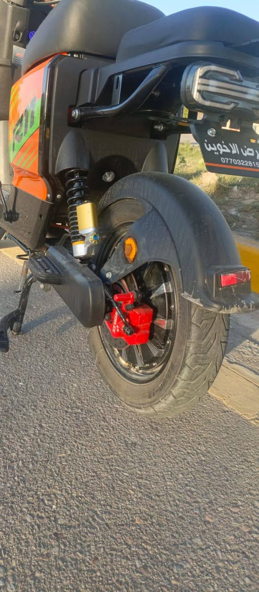 سلام عليكم اخوان دراجة شحن  R11 25 نضيفه  صارله  الشهرين من ماخذينه دراجه مصنع مابيه اي نقص ولا مبدل بيه برقي الشراي يتصل *********** مكاني سفوان البصرة, العراق
