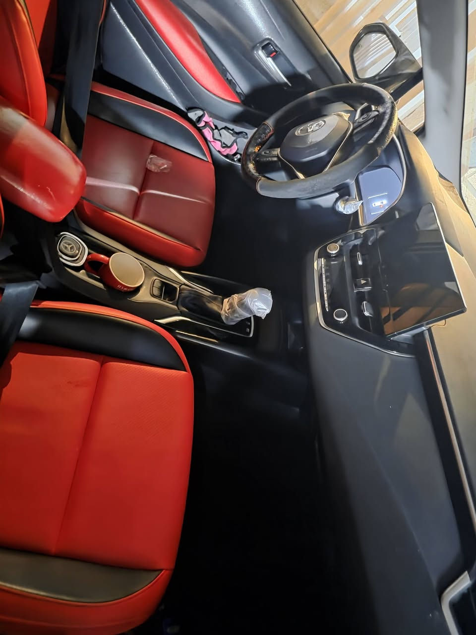 كورلا موديل ٢٥ بسمي ماشيه ١٦ مكفوله كشن كهرباء فول سعرها٢١و٧٥٠  الشراي يتصل*********** وتساب بغداد الغزالية  
السياره بيها رصعتين صغار موضحه بصور
