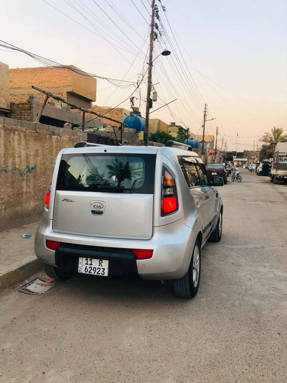 سلام عليكم صول موديل ١٠ محرك الفين فتحه فول موصفات بيهه مكنات صبغ بيع حزام سياره كلش كلش حلوه كله جديد تخم تاير رقم جديد بسمي تبريد ثلج السعر ب ٧٥ وبيهه مجال الصبغ فقط لجماليه لا تبديل ولا شي فقد جماليه مكان سياره بغداد العبيدي رقمي***********
