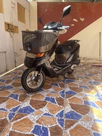 دراجه للبيع سعره 240 شغال كله مابي بس الكابريته تحتاج تنضيف شراي وتساب...