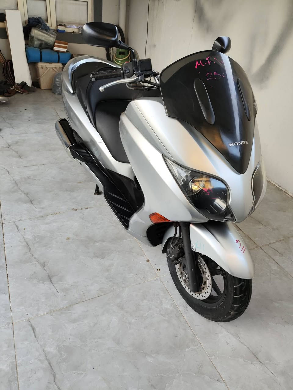 ماتؤري فؤرزة 010
يةك دينار مةسرةفي نيه

ماتؤرةكه رمپه يه 

سعر 15.  گلاية

شوين سليماني

***********
