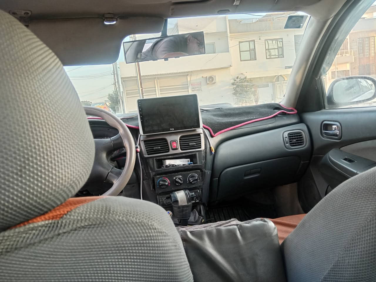 نيسان صني موديل 2000 رقم بغداد بأسمي تفتر بانزين بي سعر ٥٠ (***********)
