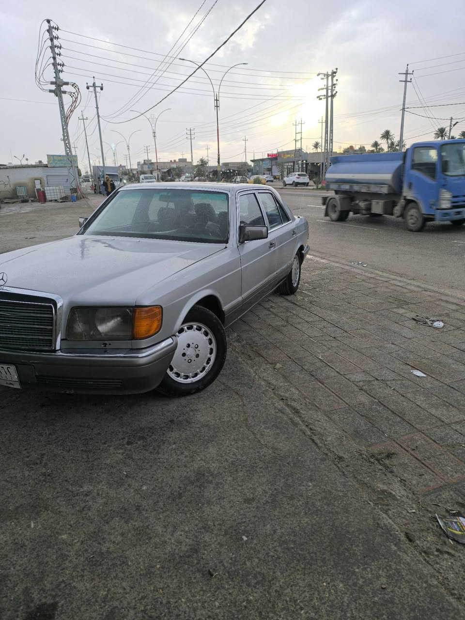 جامبو 300باب قصير رقم بغداد محور 3000 ديلكو شرط التحويل تخم تاير مكفوله من الضربه
مكينه وكير جدد
كهربائيات كامله 
السعر 50 وبيها مجال
كربلاء طويريج
***********
***********
