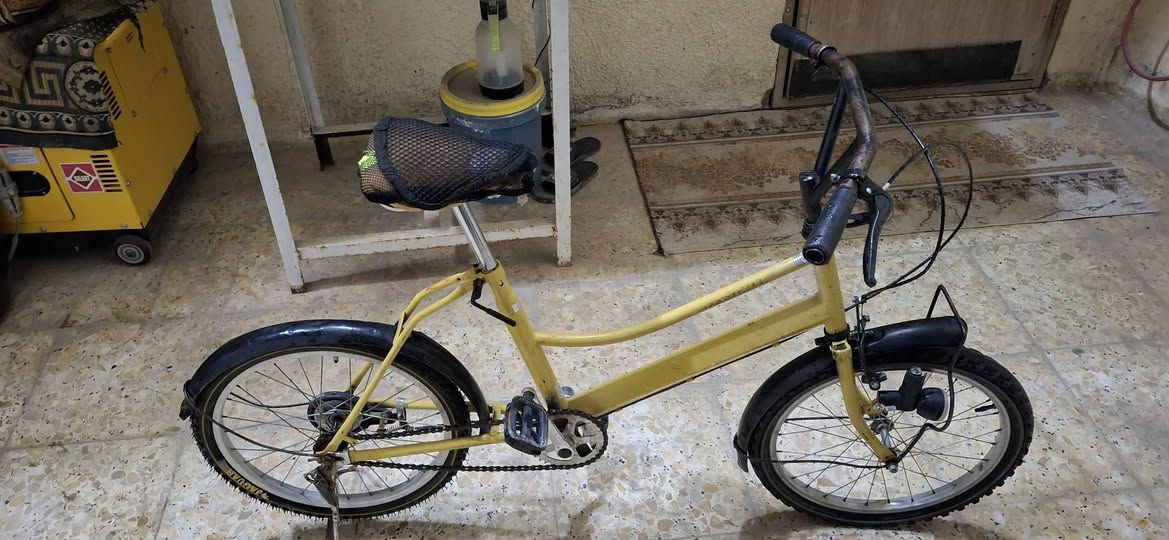 بيسكل حجم 20باله ياباني شرط الشغل بدون نقص سعرهه ٥٠الف وبي مجال قليل على الراغب بالشراءالاتصال على***********
