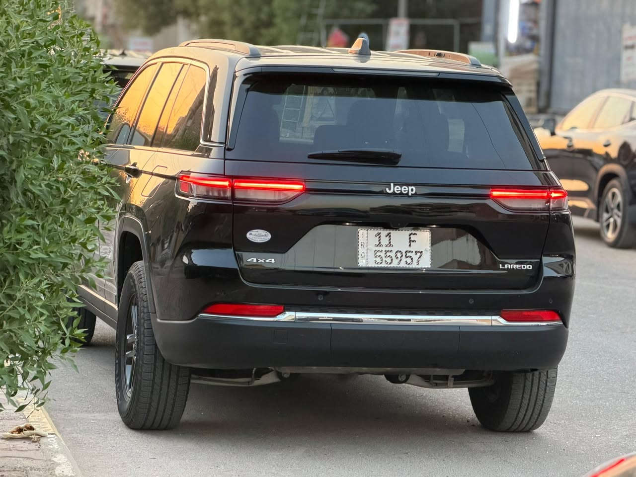2025 JEEP GRAND CHEROKEE, LAREDO 4X4
للبيع فقط… جيب كراند شيروكي لاريدو 2025 | 4X4
5 راكب 
🔥 موديل 2025
🔥 نظام دفع رباعي 4X4
🔥 مظهر رياضي وهيبة على الطريق

الحادث موضح بالصور بدون ايرباك بدون دواخل شاصي لغد سليم 

ماشية 18 الف ميل 

السعر : 275 ورقة 

ملاحظة: السيارة رقم بغداد شهداء 

📍 متوفرة لدى مكتب الليث لتجارة السيارات الأمريكية والكندية

العنوان: بغداد حي القاهرة قرب مستشفى الجنوب 

📞 ***********
📞 ***********
