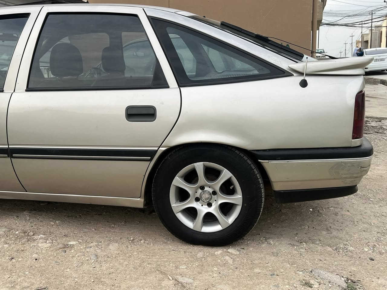 السلام عليكم 
طخم ويل كب نضيف حيل
طخم تايرات جدد
شرط بدون عواج بدون ضربات 
سعـرهم ١٧٥ بيهم مجال بسيط 
للأتصال: ***********
