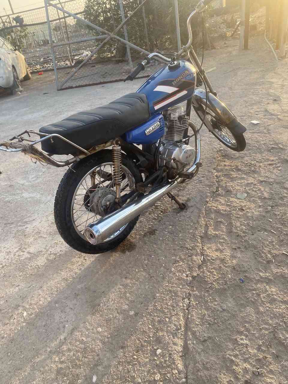 سلام عليكم دراجه أيراني نامه نضيفه حلوه كلشي ما ناقصهه مكينه ناعمه ما تبخر ولا تنقص بيعا سريعه رايدهه 325 مكاني بصره 5 ميل رقمي***********
