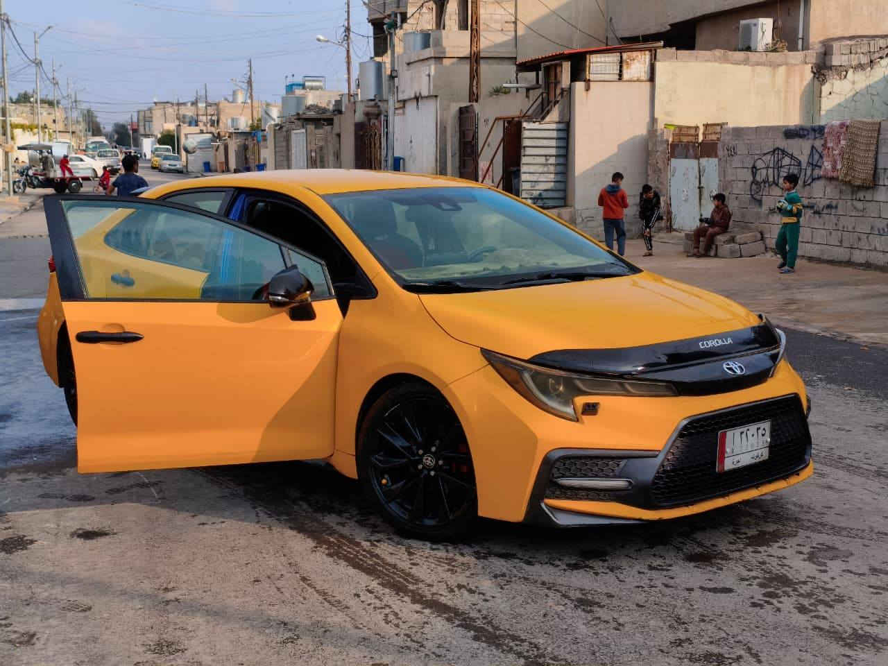 السلام عليكم، كورلا ٢٠٢٠ نوع Es كير ومحرك شرط 4 سلندر  سنوية جديدة بل ٢٠٣١ تنتهي بيها كود  بانزين وتخم تايرات جديد دواخل نظيفة ضررها تبديل بابين السكن بلادي وكشرها نظيف كدام عينك رقمها دولي سعرها 155 وبيها مجال قليل ، ***********
