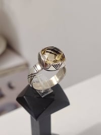 خاتم من حجر السترين الأفريقي الطبيعي صياغه ثقيلة وجميلة فضه عيار ٩٢٥ م...