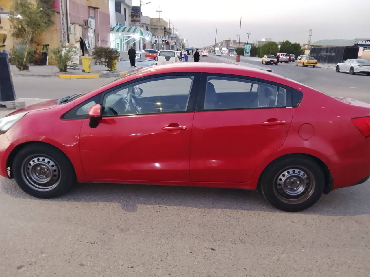 سلام عليكم سياره كيه ريو مديل 12 سياره حلوه ومرتبه مال بيت محتاج واريد ابيع كفاله منضربه والعيب شرعي رقمه بصره مشروع وطني سنويه ال 28  رقمي ***********
