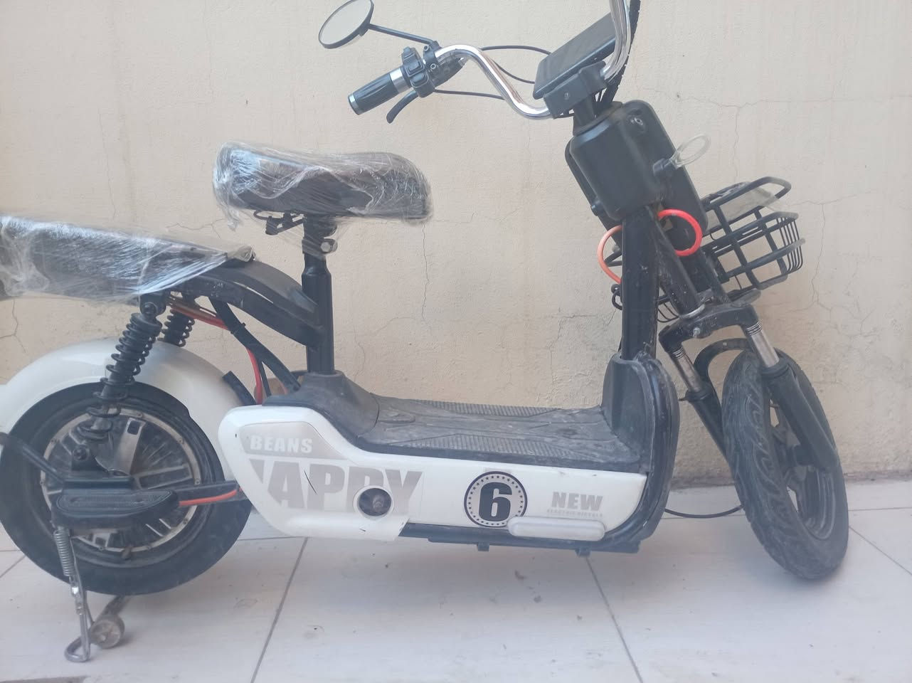 دراجه حجم 14 سرعه 48 و38 حقيقي بالتطبيق نظيفه بس شني متربه بس نضيفه جاملغ امامي موجود قيم واخد 150 لا تكتب رقم ***********
