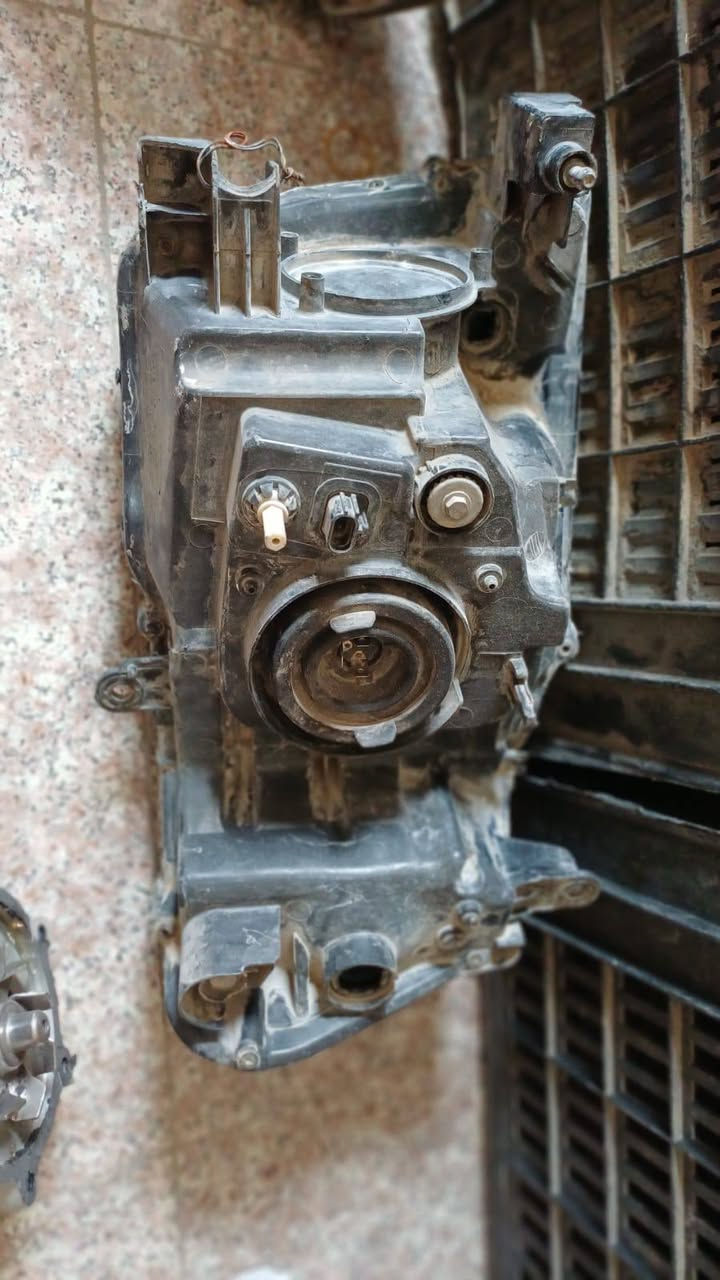 عندي زوج لايتات مال نيسان باترول ٢٠٠٨
واتر بم اشتريته مال تفصيخ عود شديته على سيارتي ما نشد للبيع قيمهن واخذ 
مكاني بغداد 
***********
