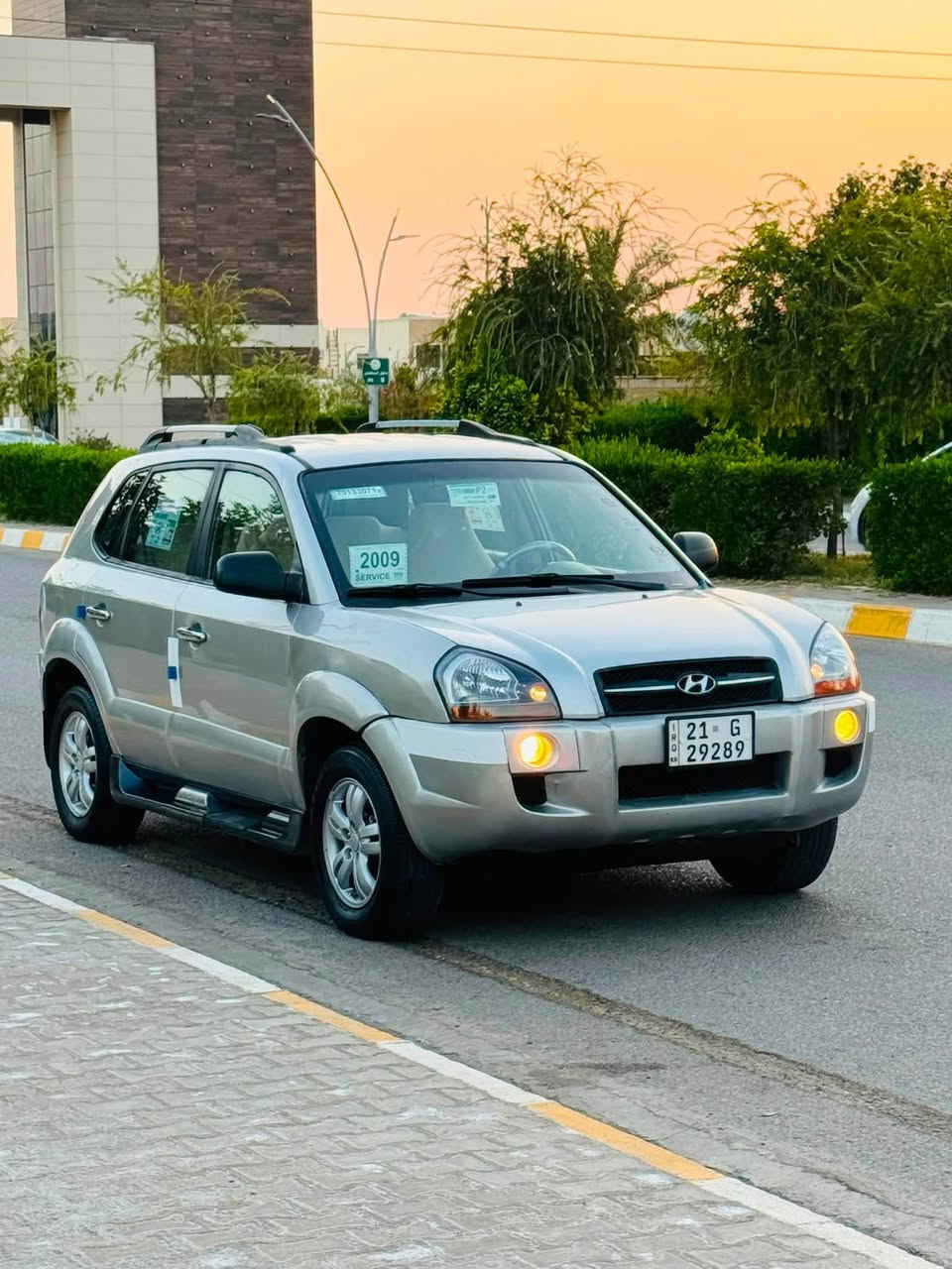 السعر 103$مجال بسيط
توكسان 2008خليجي سلفر 
رقم سليمانيه سنويه لل2030هزه جديده 
شرط الغرامات والتحويل
ماشيه 200Km
⛓️‍💥محرك2000دوش شرط لاتبخير ولاتنقيص 
⛓️‍💥كير اتوماتيك بدون اي عيب مال بيت"

تدفئة /تبريد/كهربائيات/صدر/تايرات/كلها مكفوله 

⚒️سياره استخدام شخصي جديده برغي ما ناقصها 
⚒️سيارة بيهاجاملغ السكن كلير بدون قطرة معجون السونار مع الصور Ⓜ️

السعر 103$💸

تايرات 4️⃣ جديدة 🆕 
صدر امامي خلفي كلا جديد 🆕 
مكان السيارة صلاح الدين تكريت الديوم
رجاءً ما أقفل سعر بالتلفون تعال وتدلل 
للاستفسار
***********

