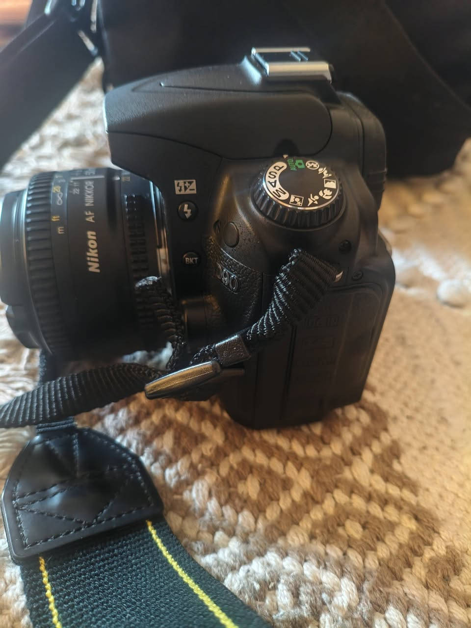 السلام عليكم 

للبيع كامرة NIKON 

السعر 300 

للاتصال او واتساب / ***********
