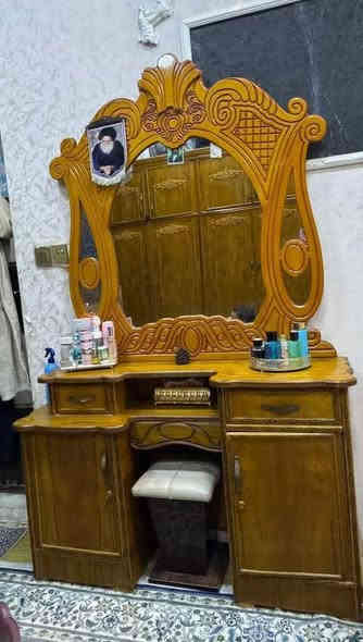 غرفه اخشاب للبيع عراقي سعرهة 550     ***********
