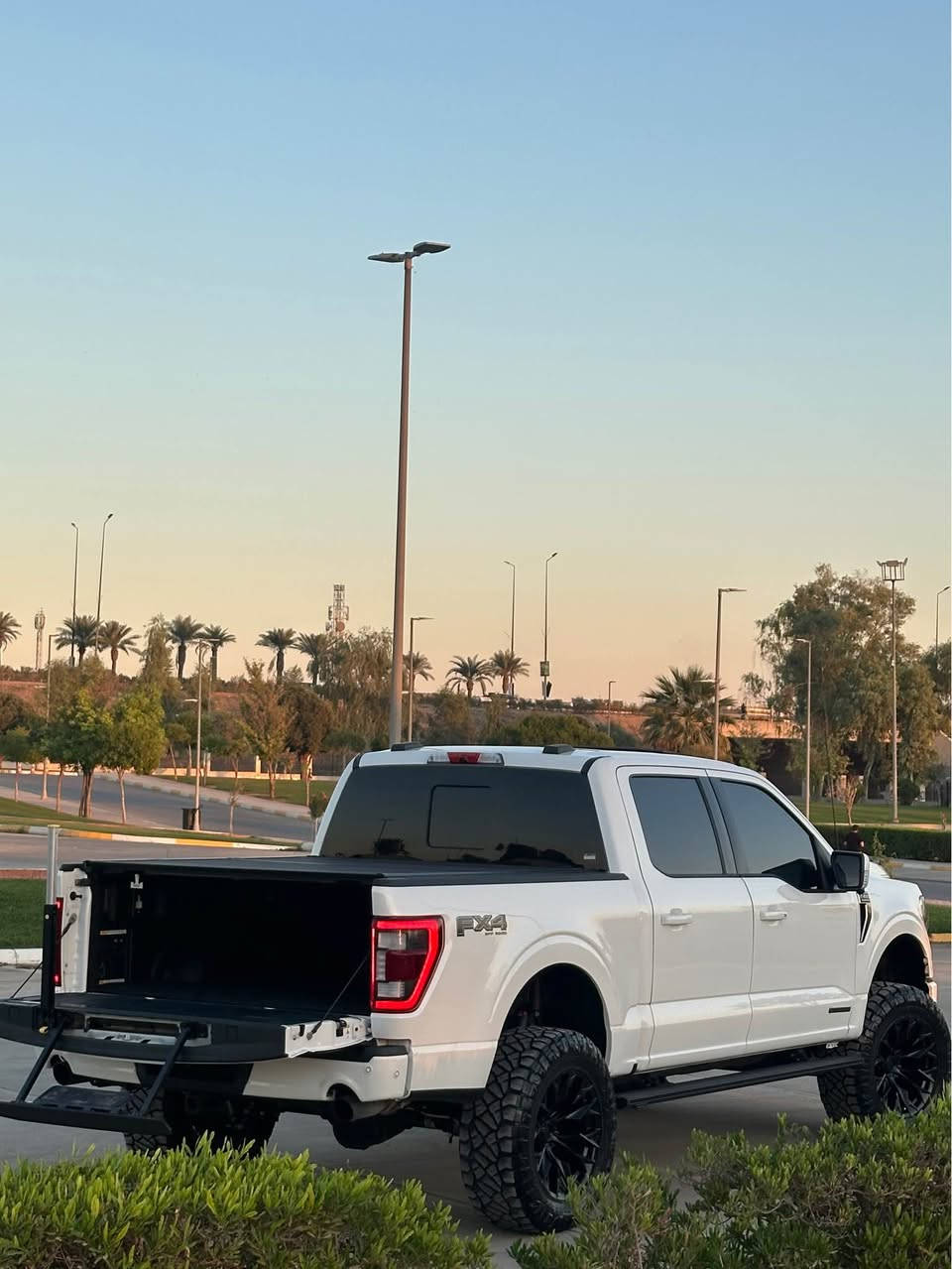 وحش للبيع
ماكو نفس هذا كل عيراق 
F150 platinum 
بيلادى من امريكا اكثر ١٥ الف دولار نسرف علي هذا سيارة
مكان اربيل 
فول فول فول مواسفات 
سعر ٤٢٤$$💣💣
صوره حاديثة موجود مامرقم 
١٧ الف مايل ماشية
***********
واتس اب 
للتفاصيل أربيل, العراق
