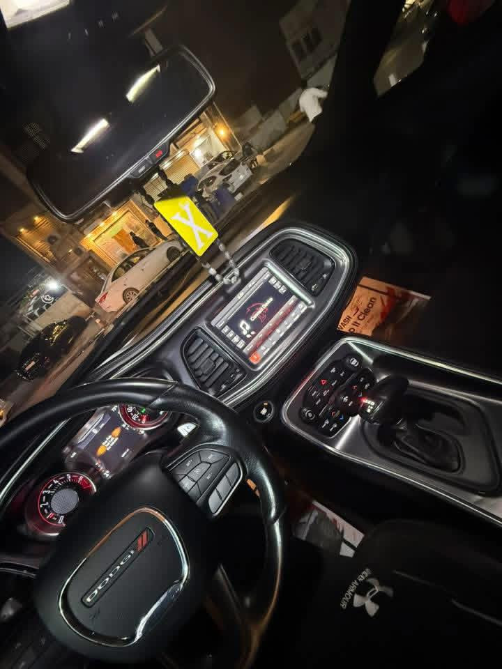 سلام وعليكم
جالنجر مديل 2020 للبيع او مراوس

سياره فول موصفات 

حادثهه خلفي ماشيه سياره 87 

فور ويل 

رقمهه اربيل بسمي 

سعرهه 146 وبيهه مجال 

رقم صاحب سياره 

‭0788 911 8904‬
