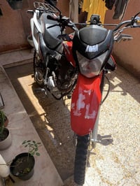 قفاز ل بيع موديل ٢٢ الدراجه مكفوله من كلشي فقط يرادلها بنز خلفي وا طوا...