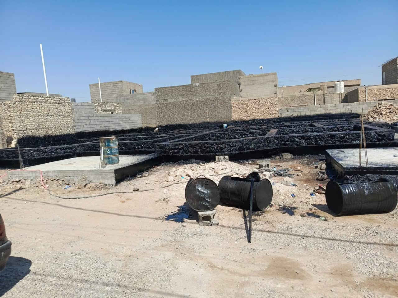 الطائر لا يعرف أين سيكون رزقه غدًا،
ومع ذلك يغادر عشه كل صباح بثقة.

فاجمع بين السعي والتوكل،
وسترى كيف يفتح الله لك أبوابًا لم تكن تتوقعها.

بسم الله والصلاه والسلام على رسول الله ،عملي في قضاء هيت منطقة حي،(العسكري)تم تزفيت قطعة أرض ماده القير من الرطوبه الارضه تم تزفيتها قاطين قاط الأول اساس والقاط الثاني جير جبهه ثخين داخل وخارج قطعه الاخ أبو روان الجوعاني 
✅ مستعدين لتزفيت القطع الأراضي والرباطات والجدران والارضيات من الرطوبه الارضه ماده القير درجه اولى 
✅ مستعدين لتقيير الأسطح والمباني الحكومية وتقيير احواض الماء من الرطوبه الارضه 
✅وعمل ماستك السطوح وتصليح الماستك القديم كوي واضافة 
✅وعمل ماده الايزوكام الدرجه الاولى عازل حراري 
✅وعمل ماده البيضاء للاسطح بكافه انواعها شبكه او بدون شبكه عازل حراري 
✅عمل وفرش الباد السعودي 

📍 جوده في العمل وجوده المواد وبأنسب الأسعار 

📞 الأتصال والاستفسار        ***********   ابو آدم المحمدي
