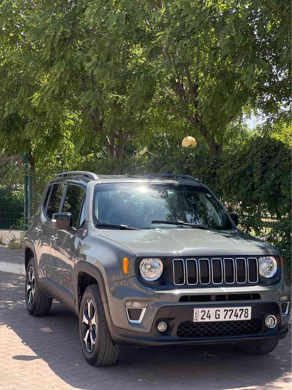 JEEP RENGADE 2022 
‏جيب رينگاد 
موديل 2022
فول فول مواسفات
مواسفات. TRAILHAWKيعني فول
داخل اسود +احمر
شخال
كوشنات ته تفيه 
ستيرت ته نفيه
دبل اكسل 4*4
ويل كروم 
سخف اسود
لايت زينو
شاشه كبير 
لون مومه يز
بيها مواسفات هه وايه 
ماشي 21كم
تايره جديد
سياره بسمي
تحويل وكاله شرت 
رقم دهوك 
مكان سياره عقره
موبايل ***********بيها واتساب اكر, نينوى

