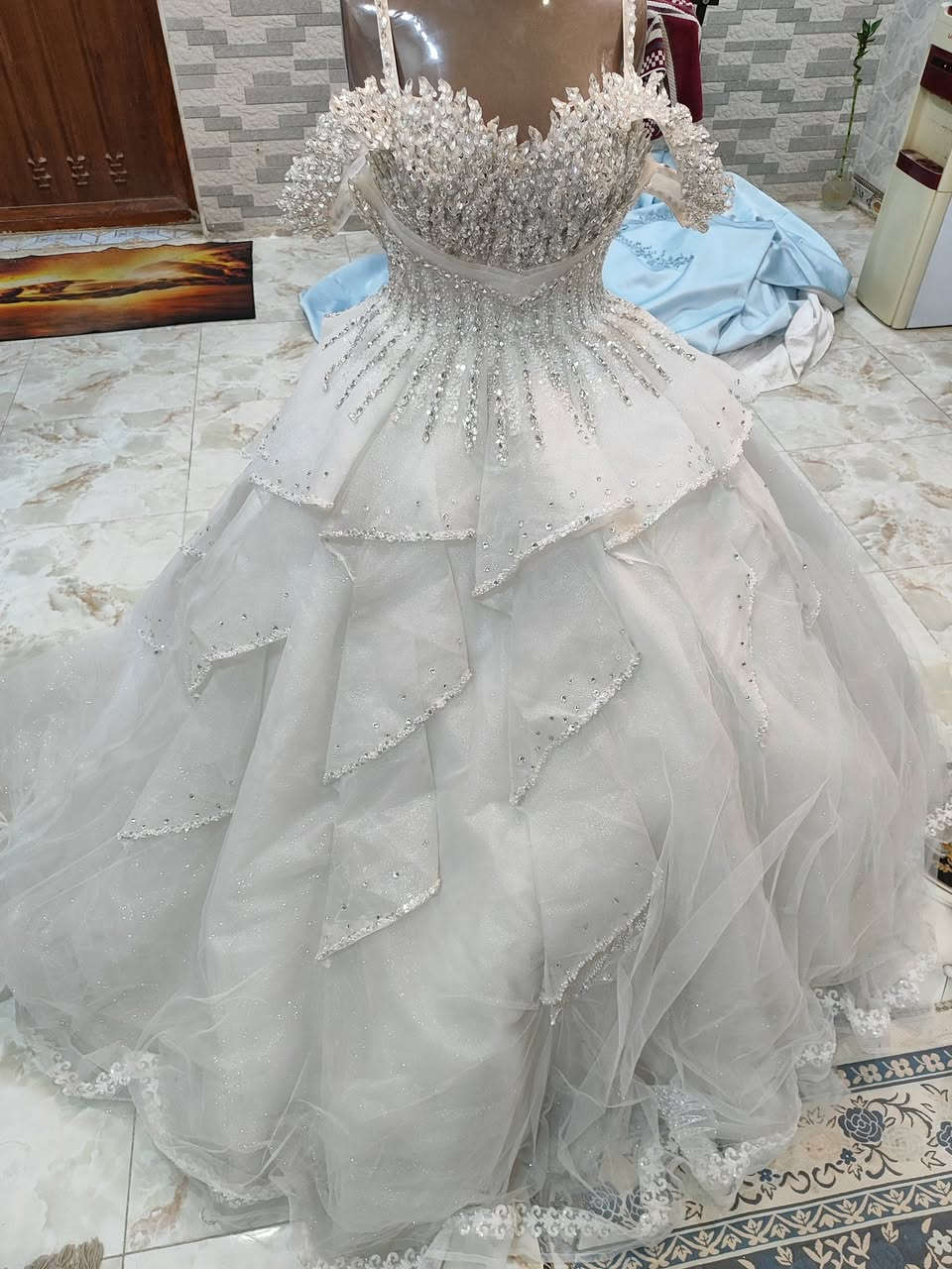 يوجد بدلات البيع جمله مفرد اكثر ستفسار على خاص سعر ٦٠،، الف ***********
