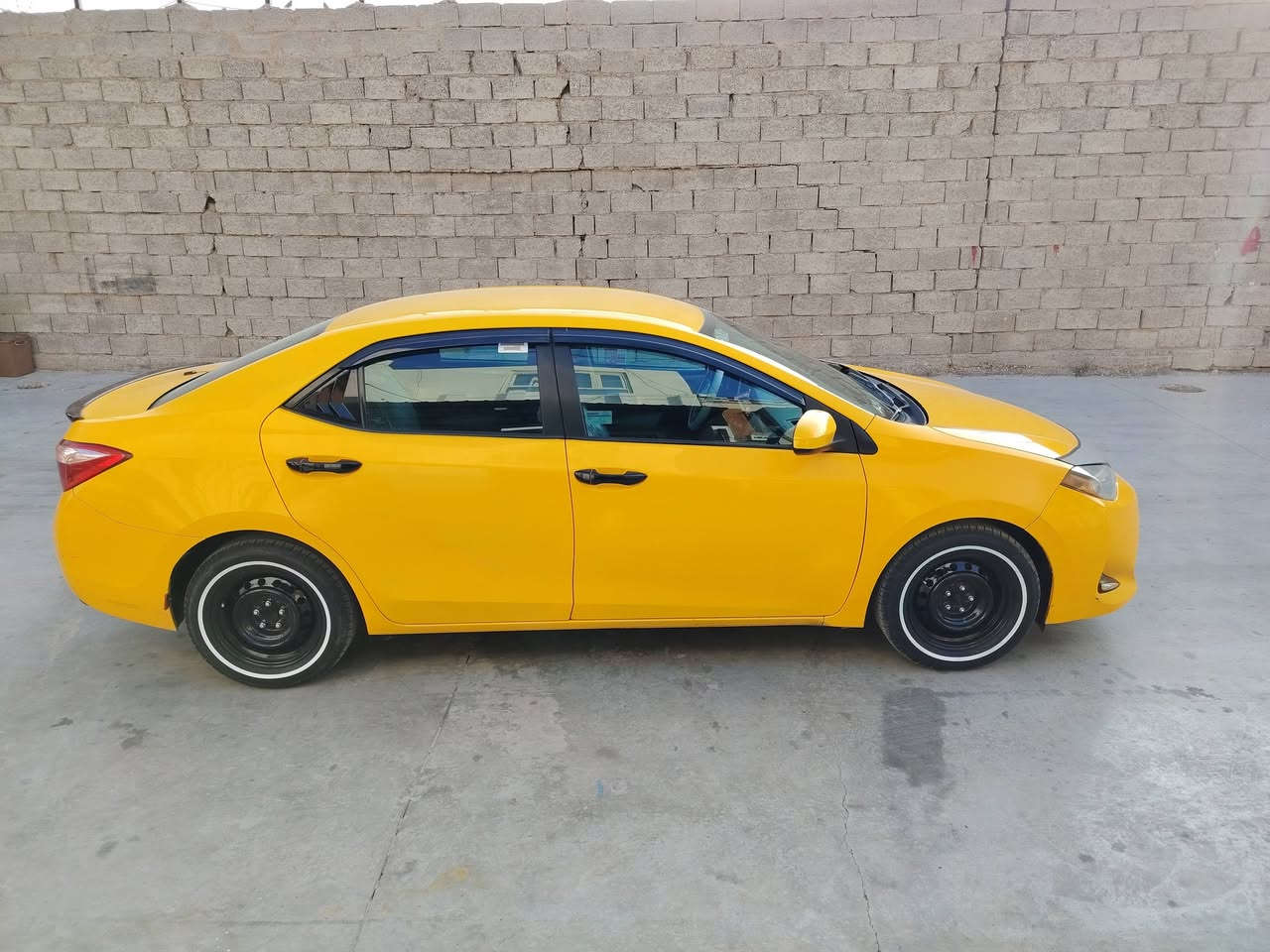 سلام عليكم..
كورلا للبيع موديل ٢٠١٩ رقم كركوك مصفر نقابه سياره شرط تحويل باتري جديد  تاير ويل تخم جديد سياره غاز كاربو بانزين# ضر جاملق سايق وبنيد بدون لقد بيه شبر بل شاصي سياره حلوه كشره كله بدون بعجون ولا تصفيات  وجديده سعر 158 $بيه مجال اتصال ***********
