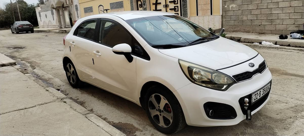 سلام عليكم ورحمة الله وبركاته
... ريو منغولي 2014
سياره كلين مابيه اي نقص
 كفاله عامه كير محرك

سعر( 100) بيه مجال شي بصيط
***********
