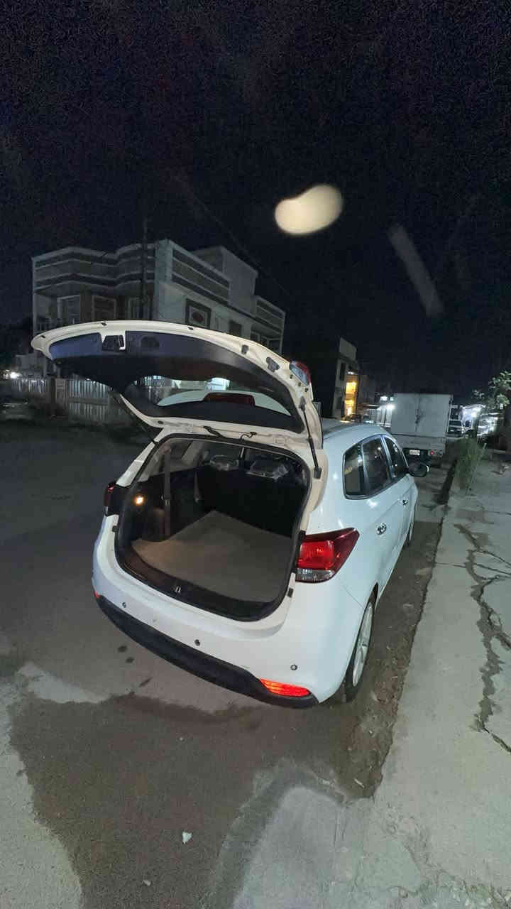 السلام عليكم كارنز 2016
كفاله عامه فقط بارد قليل بل جاملغ الايسر 

مناقصها شي السياره حداديه صدر وتايرات جدد

رايدها ب153 مجال قليل 

مكاني بغداد ***********
