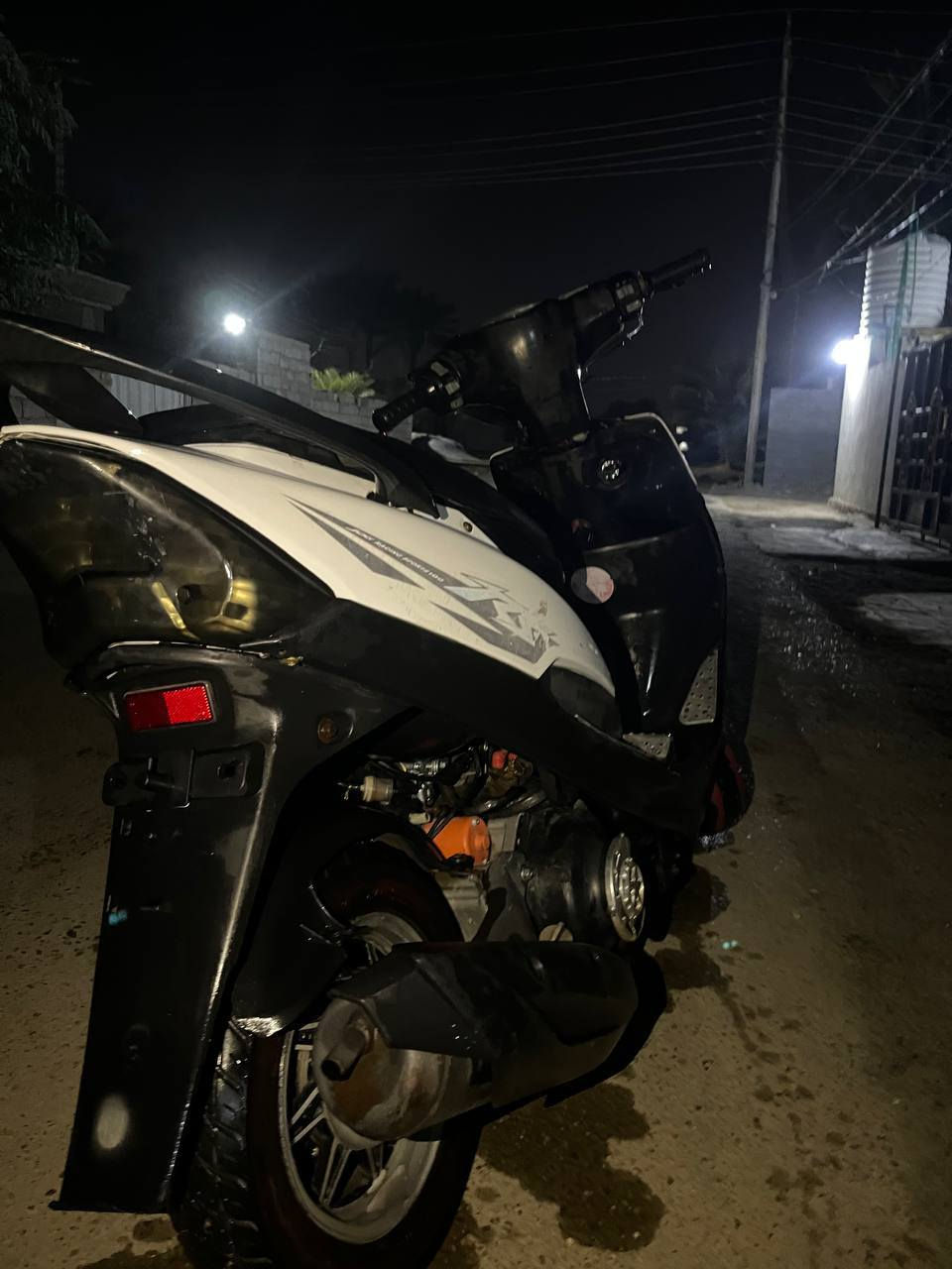 دراجه ماكس عدله للبيع
الدراجه مكينه بلادي مكفوله 
بيهى تزويد نواعم 
ويل نجمه ثقيل TWPO
دبلات امامي كرزي 
دبل خلفي رياضي 
سبايدر كاربون 
تعلاكه حاضن رياضي 
قبق فلاوين 
يدات كرزي برمبو 
يايرات جلاتين 
.
العنوان محموديه 
الرقم ***********
السعر 550 وبيهى مجال للشراي
