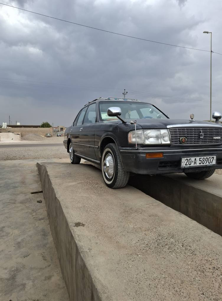 *********** سلام عليكم  كراون موديل 94 رقم ديالى ونجي خير من الله تخم تاير كهربايات كلهه شغاله صدر خلفي وامامي نضيف سيارة بدون ضربة وصبق سيارة مال بيت جناي بيع او مراوس حسب القناعة مكان ديالى حمرين المقدادية, ديالى
