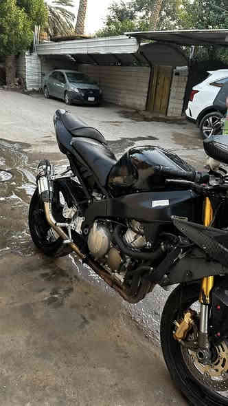 سلام عليكم 
كاوزاكي 2004 636 
مكينة مكفولة ونشاطها 100‎%‎
دبلات امامية وخلفية جديدة 
الجامة والمرايات ام الأشاير البجم كلة كاربون فورجت 
تانكي نضيف 
الدراجة ضربتها سيارة من الذيل والضرر الذيل شوية انكسر والبكلايت هم 
والسمج ما كاعدات لذلك فتحتهن تاخذ كفراتها كاملة انطيها الك 
سعرها 24 ومكاني بغداد العامرية
***********
