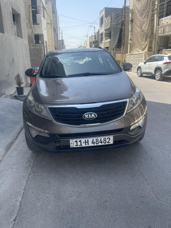 السلام عليكم 

كيا سبورتج (2016) وارد خليجي بدون صبغ سياره استخدام شخصي ماشيه (171) كم مكان السياره بغداد (150) بيه مجال بسيط للاستفسار (***********)
