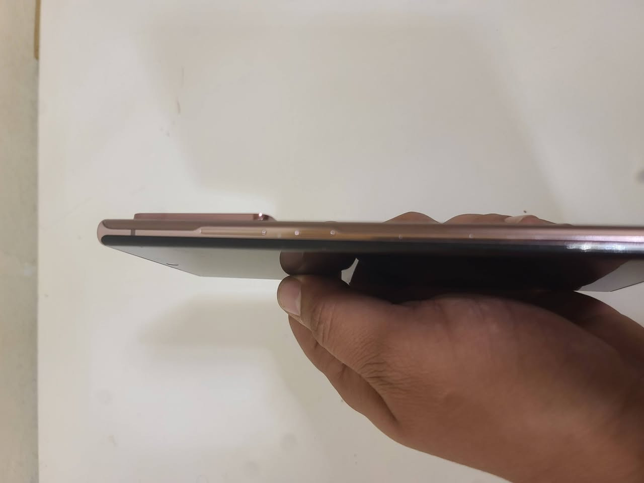 سلام عليكم نوت 20 الترا
شرق اوسط
ذاكره 256 
نضافه %95
السعر 350. بغداد
وتساب ***********
