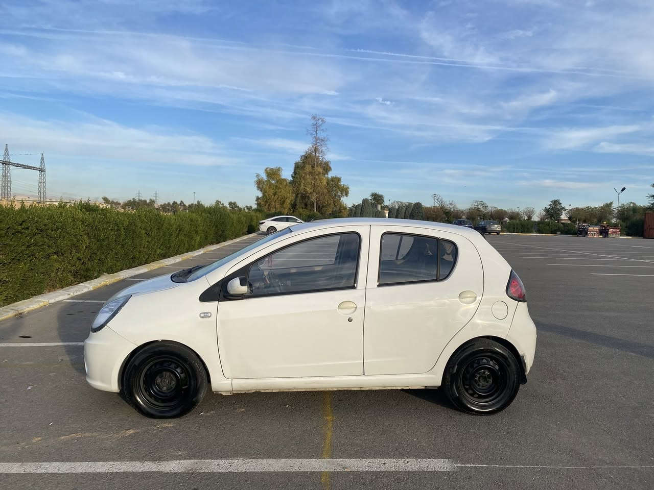 ***********
جيلي پاندا ٢٠١٣ 
سعر فقت ٥٠ 
سيارة بشرط تحويل محرك گير تبريد
