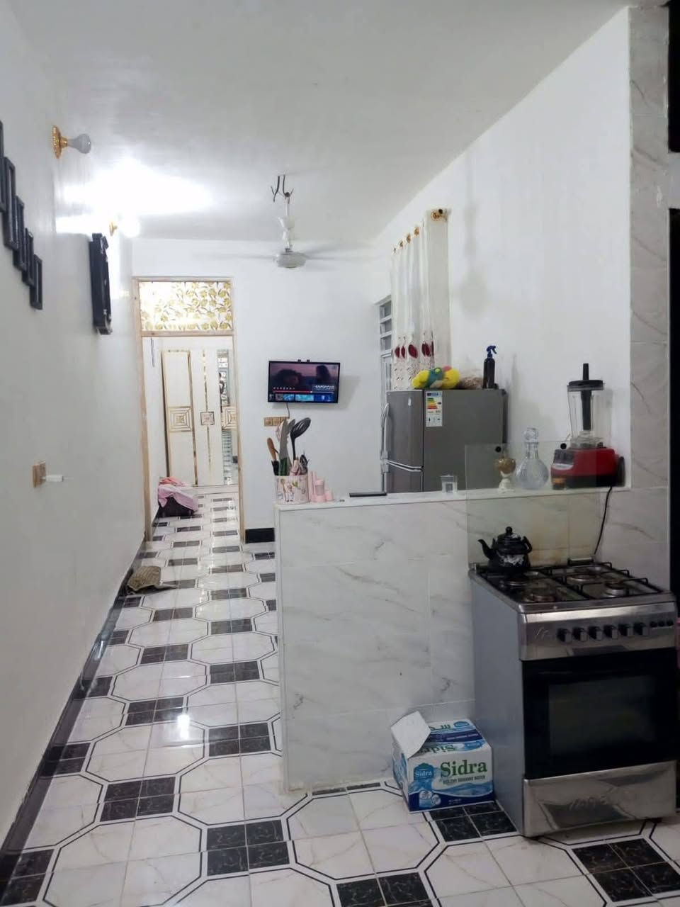 يا الله السلام عليكم بيت للبيع المساحه ٧٠ متر البراكيه شارع المطار القديم قرب أسواق الأمير البيت يحتوي على غرفه صاله مطبخ صحيات داخلي وخارجي السعر ١٩ الاستفسار على الرقم ***********
