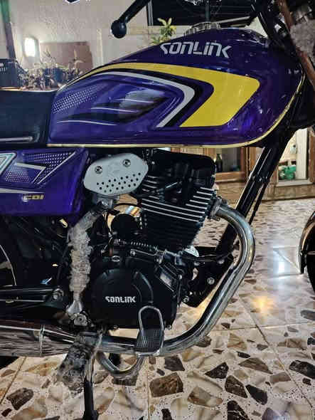 سلام عليكم ورحمة الله وبركاته دراجه سونك سيفان موديل 25 محدث 26 دراجه كدامك نضافه فول ماشالله شرط برغي ما مفتوح منه ولا مبدل شي كله وضع شركه نيه نقص شي بصيط بس جوزه وشاشه  بتقي كله وضع شركه ويه بطبه منفيس سعر 850 بيه مجال بصيط حيل عنوان تكريت ***********
