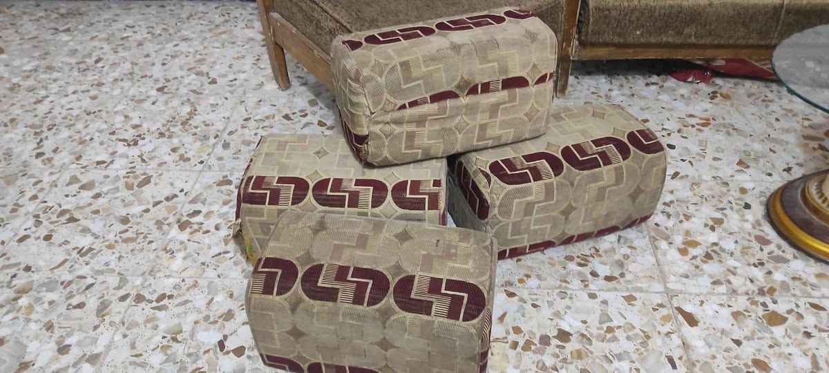 جمعة مباركه .بيع مستعجل جوه البلاش 10 مقاعد نضيف مع طبله وسطيه  و4 تچوات كلهن سعر 50فقط
عنوان حله شارع الحسينيه للتواصل ***********
