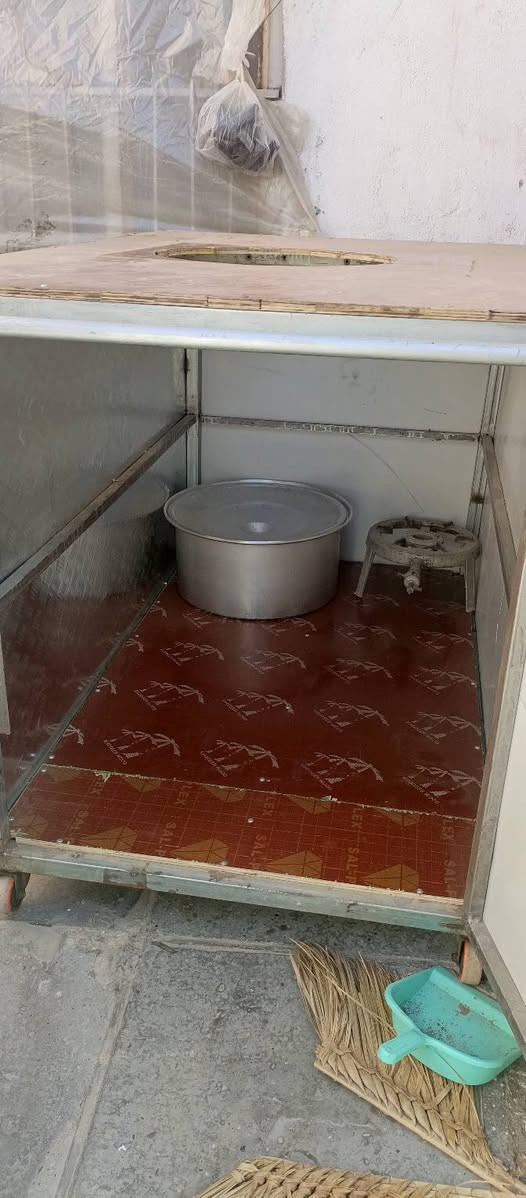 عربانة للبيع العنوان المعامل سوك العكيلي 250الف الاتصال ***********
