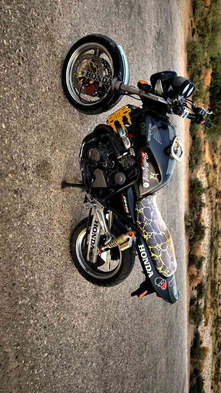 دراجه سبي فور400 16والف اوراق  كمركها متفوع  مكفوله كفاله عامه  دراجه مال جناي مرتبه كلش  مزوده رياضي صالنصه رياضي  ستيرن رياضي  تايرات تخم جدد معدل شرط 180 وتعبر كلشي شغال بيه كهرباياته كامله فصله نار شرط  حبايب جاهزه عل اخير نكره بكل وقت نضافته كدامك صور تحكم وبعد أحله من صوره دراجة مال جناي مكان شطره السعر 1300 وبيه مجال ***********
