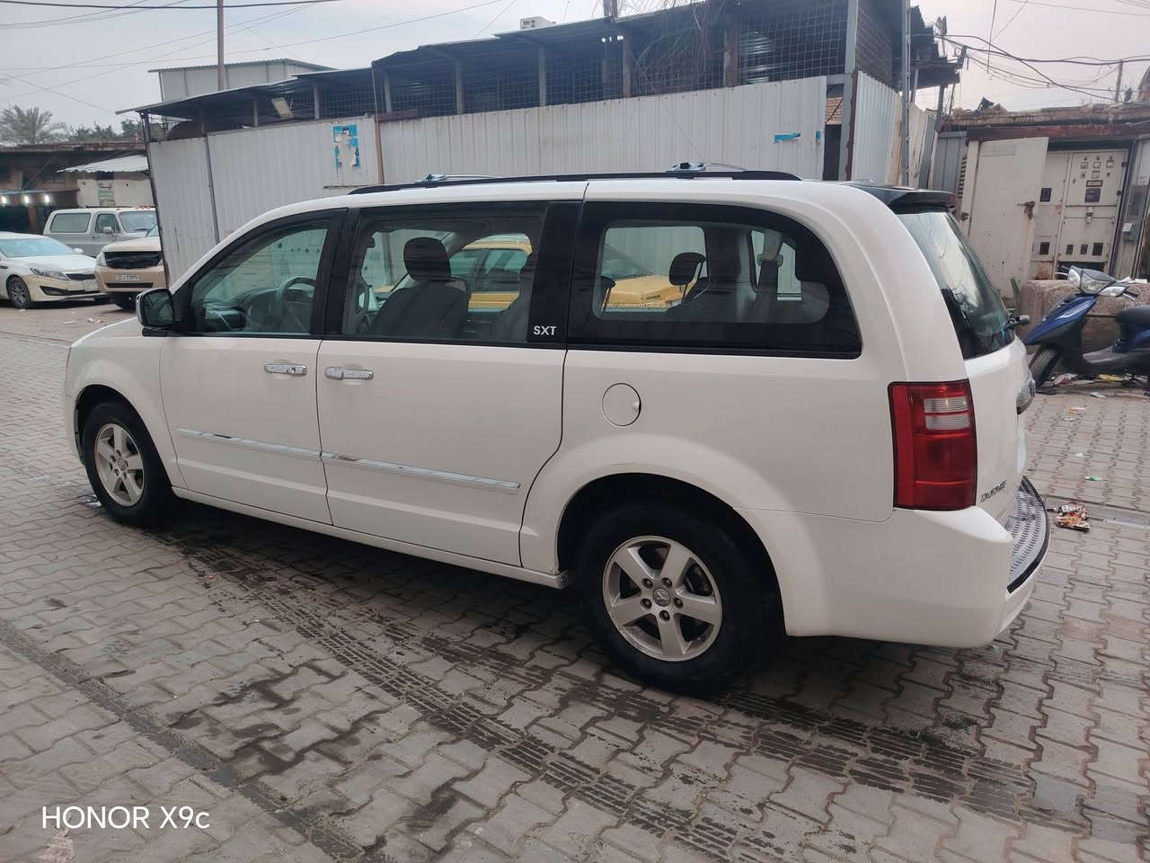 دوج كرفان 2009 
ماشيه 97934
السيارة بدون حادث بيه اماكن صبغ اثر شخوط
SXT
كشنات بلع
ثلاث قطع تبريد
البيبان كهرباء
تحكم ستيرن
محرك 3800
*********** احمد
متواجد من ال5 العصر وفوك 
السعر 125
