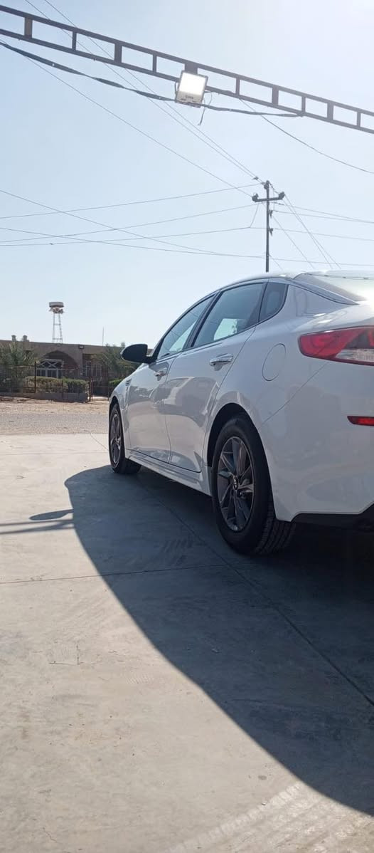 السلام عليكم 
اوبتيما للبيع 
موديل 2020 fe بدون صبغ 
ضرر بالبنيد ومبدل اصلي نفس الون بدون اي دواخل  / صور الحادث بالمنشور 
محرك 2400 بلادي ع وضع الشركه 
محرك كير مكفولات بدون اي فتح بلادي شركه
ثلاث انطمه قياده
تحديد مسار ورادار امامي وجانبي وخلفي
حساسات وكامره خلفيه دواره
شاشه بلاديه
زنون عالي ناصي بلادي دبل عدسه 
ماشيه 76 الف مايل
تخم تاير جديد 
باتري جديد 
رقم اربيل الجديد سنويه وهزه وفحص مرور كله جديد بسمي 
العنوان بابل/المسيب
***********
