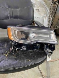 لايت صفحه اليمنه للبيع موديل 2016/2017/2018ضرر بسيط ومصلح بلضهر مال لا...