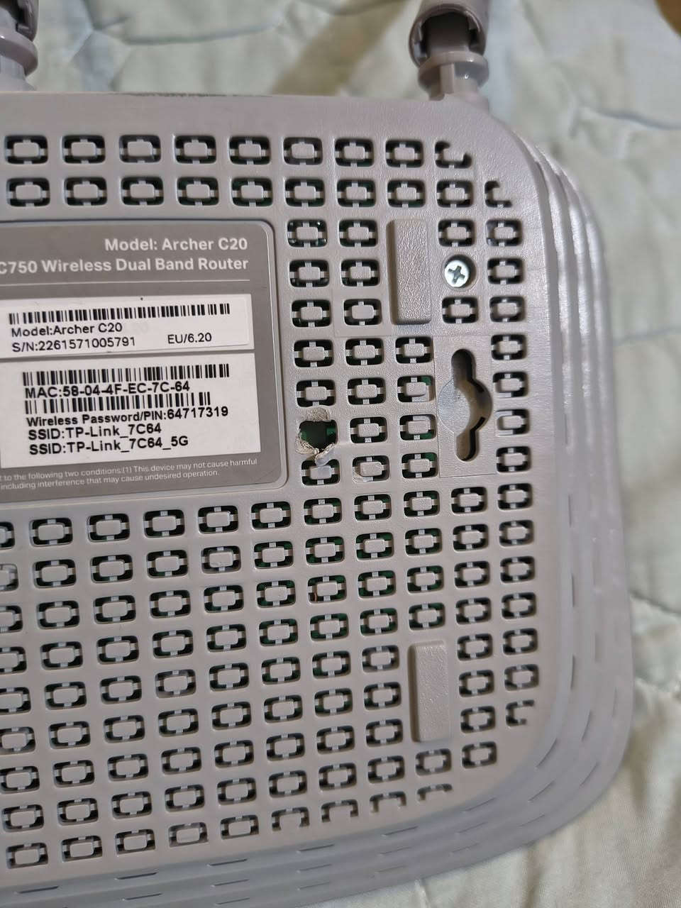 راوتر TP-Link Archer C20 الجيل السادس للبيع
استعملته فقط ساعتين لغرض الفحص، الراوتر جديد مثل ما تشوفون بس بيه فتحة صغيرة من ورا ما تأثر عليه 
اخذته بـ35 الف ابيعة 20 الف


**إذا كنت صاحب هذا الإعلان وتريد حذفه لأي سبب، رجاءا أرسل رسالة إلى الدعم الفني**