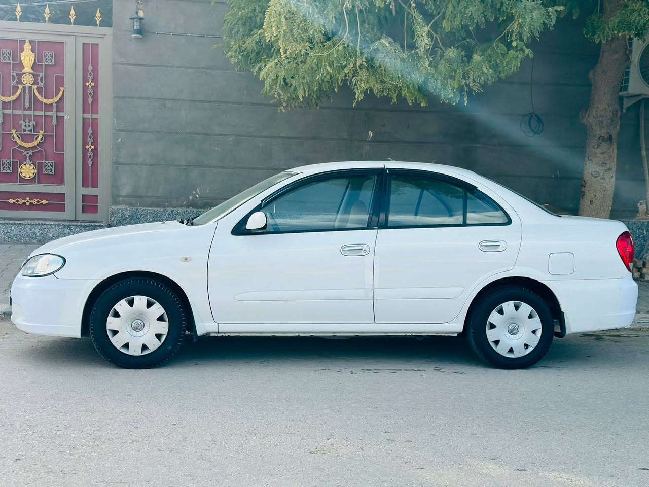 السلام عليكم... نيسان صني موديل 2010 بابل الشركه العامه جديده مكفوله من الصبغ والتبديل ماشيه 190 الف سنويه وهزه جديده 4 جام كهرباء مكان السياره النجف الاشرف للاستفسار الاتصال *********** أو واتساب
