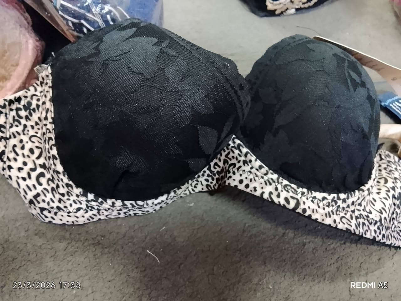 السلام عليكم ملابس نسائيه باسعار مناسبة للحجز والاستفسار راسلوني خاص او واتساب  ***********
