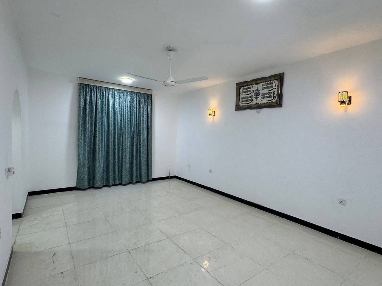 يالله
#مجمع_الأميرات_الثاني 
🏠 الدار في مجمع الأميرات 2 السكني  - قريب السنتر
الدار 250متر | طابقين | جاهز للاستلام 

بناء درجة أولى + تشطيب مرتب
3 غرف نوم + صالة واسعة + استقبال
مطبخ + صحيات
كراج + 🌿 حديقة
📌 يباع بتطلوعة سعرها مناسب - المرحلة الثانية 

👇 تريد الصور والتفاصيل؟
اكتب (تم) بالتعليقات ويوصلك كل شي فورًا
📞 اتصال / واتساب:
***********
***********

