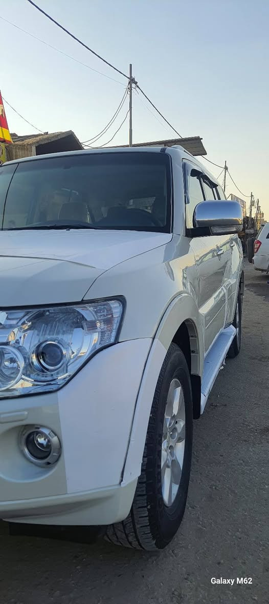 باجيرو 2010 للبيع
حبتور فول مواصفات 
محرك 3500c ما مفتوح 
ماشيه 150.km
جاهزة بدون اي نقص 
كفالة عدا كارت بسيط خشم الجاملغ الامامي  مقدار شبر 
السعر 152$ 
العنوان بابل حي الجزائر 
***********
