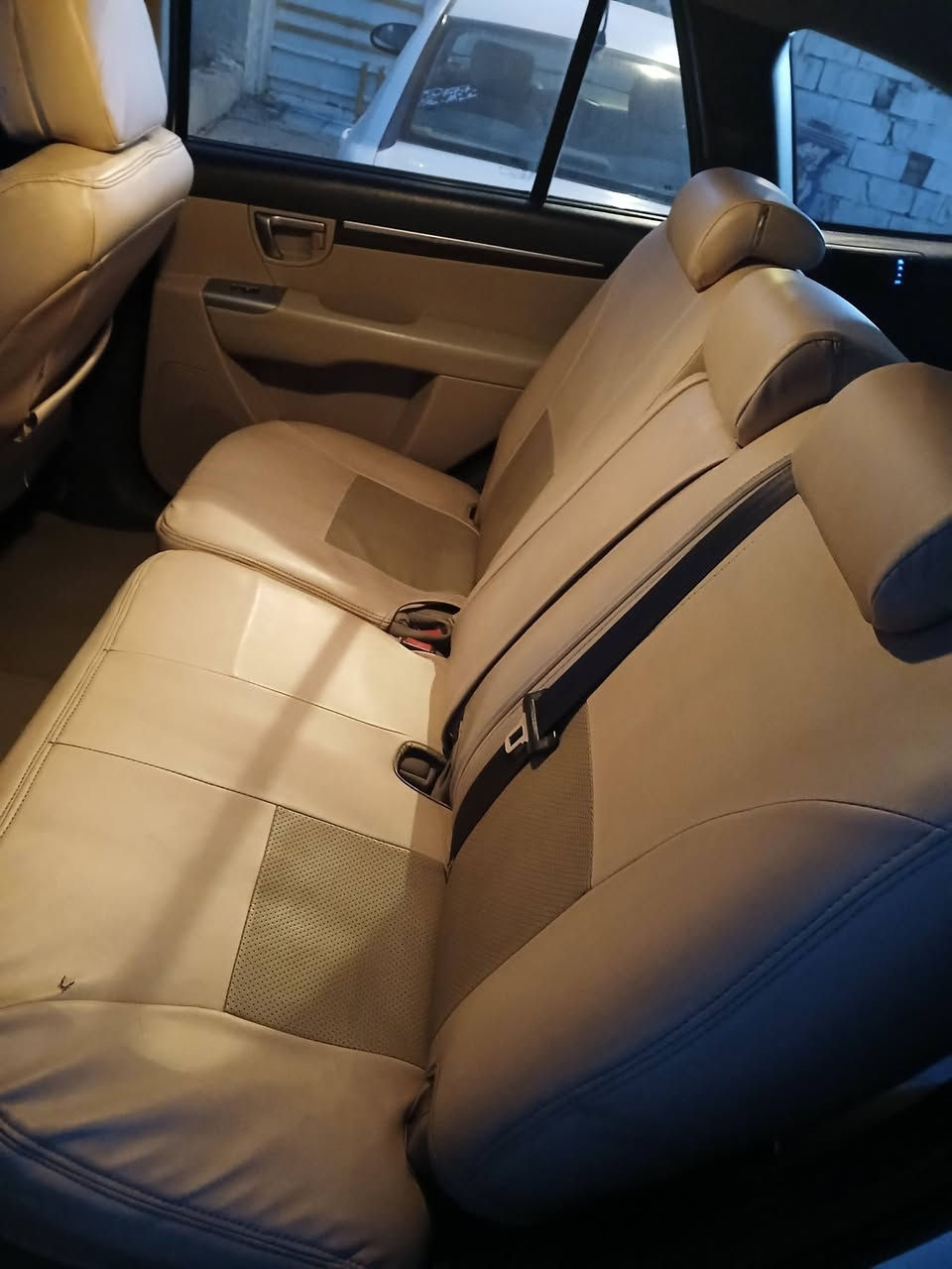 سيارة سنتافية للبيع جاهزة محرك ٦ جديدة بمعنى الكلمة اتصال ***********
