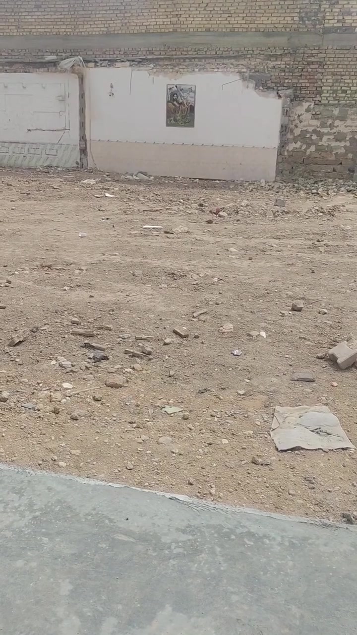 يالله اللهم صلي على محمد وال محمد قطعه للبيع مساحته ١٠٠ متر سند ٢٥ كافه الخدمات موجوده العنوان كربلاء طويريج دور الحجر للاستفسار *********** عقارات تاج القمه شارع أربعين مقابيل الطابو
